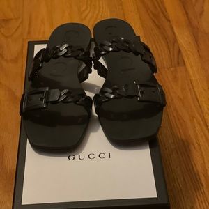 Gucci women’s rubber slide